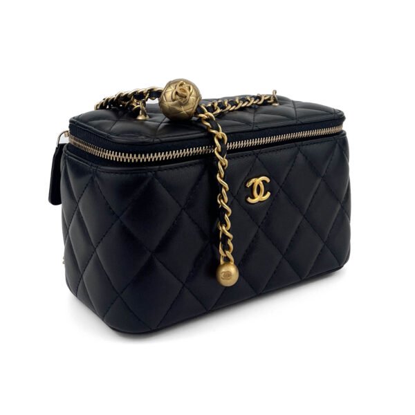 Chanel Borsa Vanity trapuntata Chanel con tracolla a catena in pelle di agnello nera