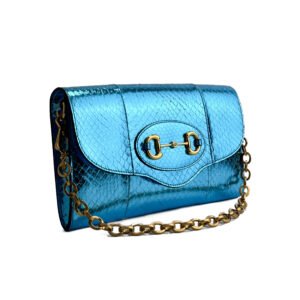 Borsa Gucci Horsebit 1955 Special Edition in pelle di pitone blu metallizzata con finiture dorate.